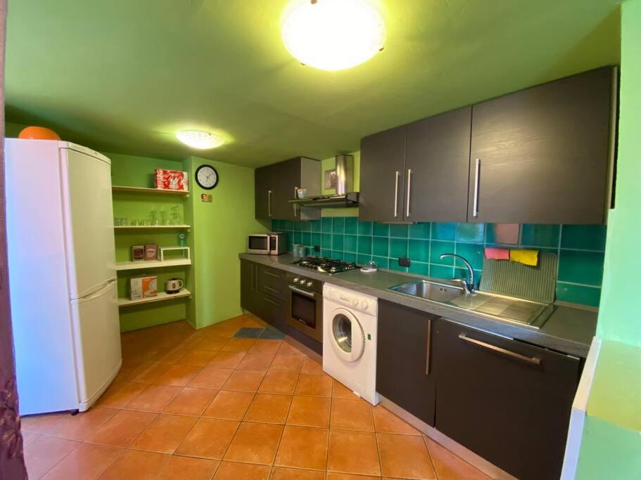 Rainbow House Lägenhet Intra Exteriör bild